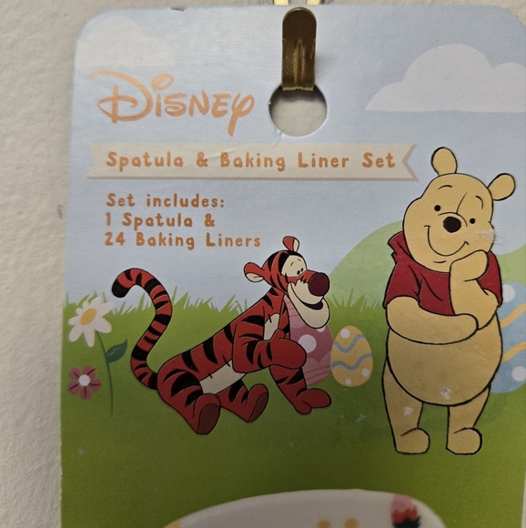 Disney Winnie the Pooh Spring Floral Spatula & Baking Liner Set - Picture 4 of 7